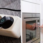 8 sähkölaitetta, jotka tulee aina irrottaa pistorasiasta ennen matkaa